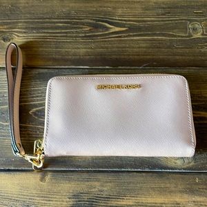 Michael Kors Zipper Wallet